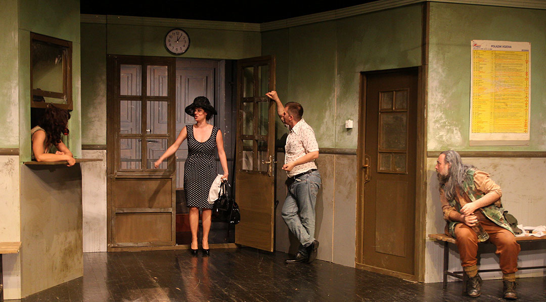 OPET PLAČE, AL' SAD OD SREĆE