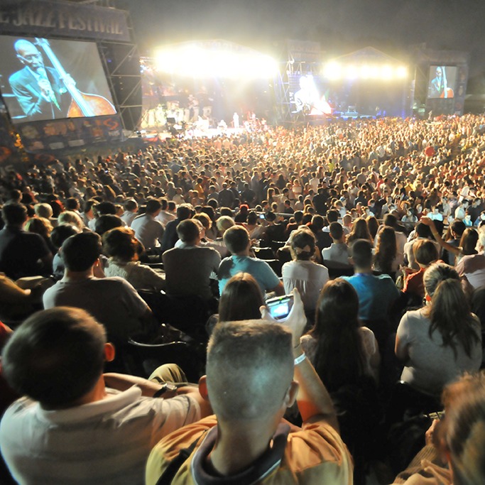 30+ godina mazohizma