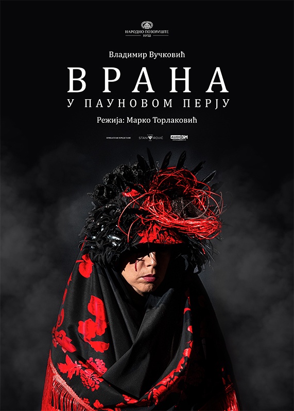 Vrana u paunovom perju