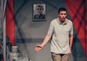 Idem Putem Pa Zagrlim Drvo