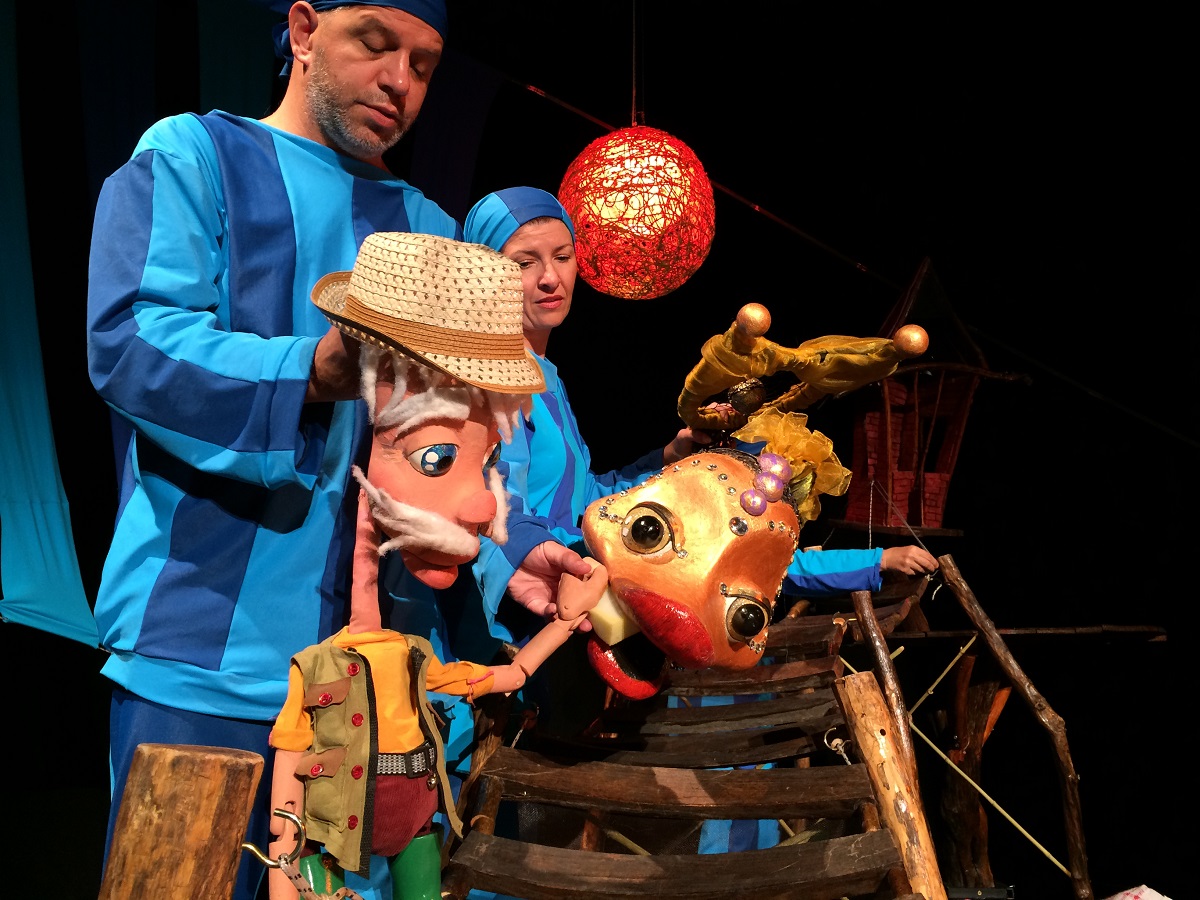 BAJKA O RIBARU I RIBICI